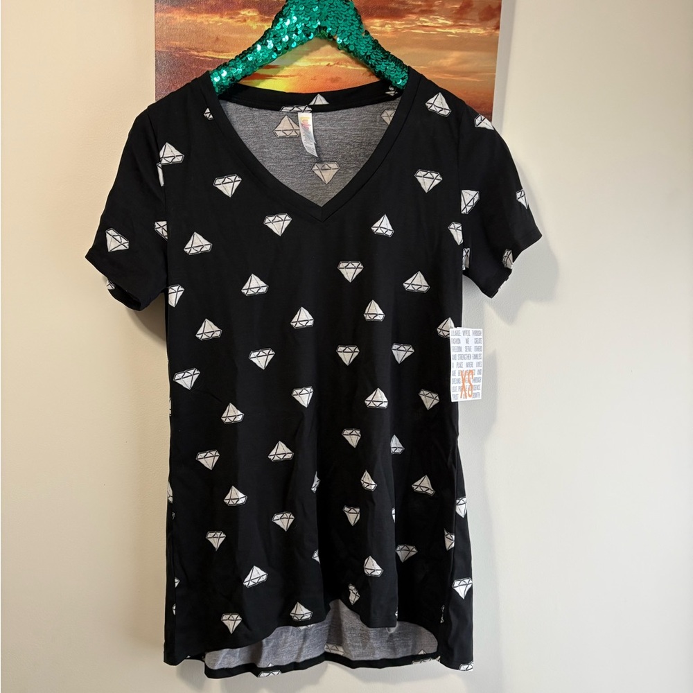 Lularoe black diamonds Christy tee Vneck Tshirt NWT Xs